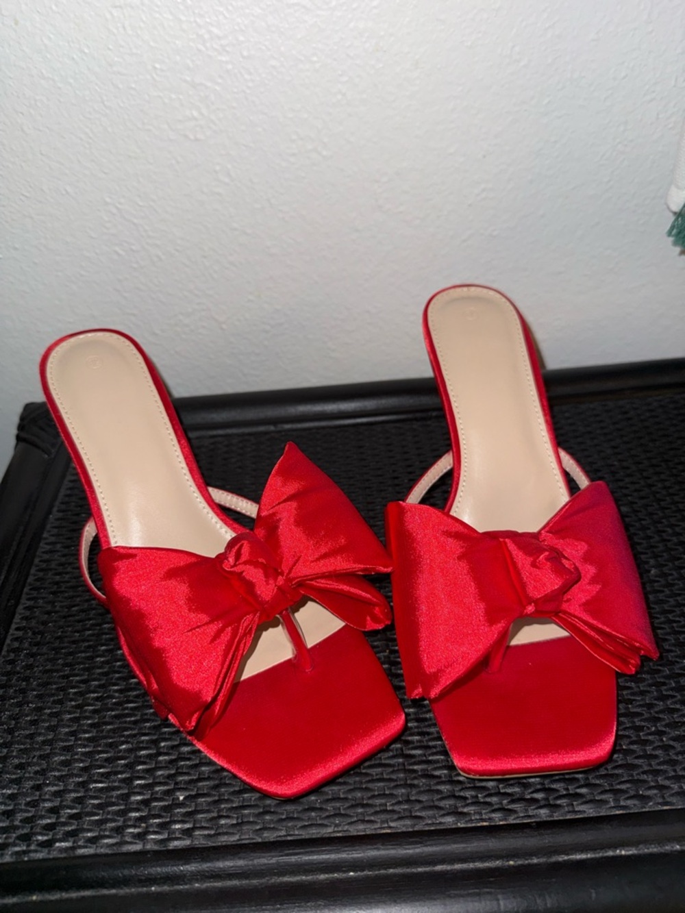 Source Unknown Red Satin Bow Square-Toe Slide Mules